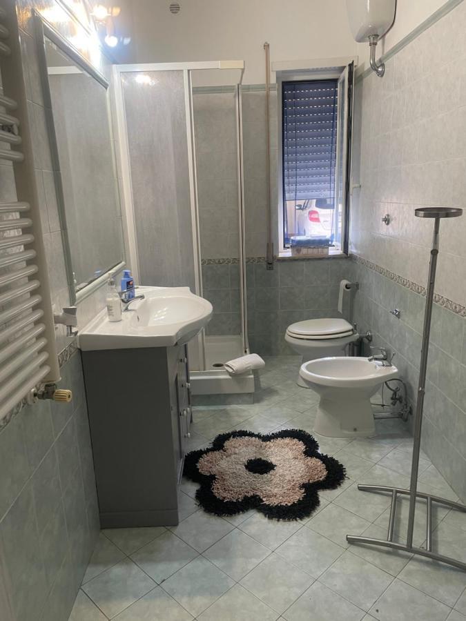 Airport Apartment Alloggio Turistico T&C Fiumicino Buitenkant foto