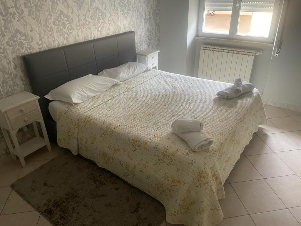 Airport Apartment Alloggio Turistico T&C Fiumicino Buitenkant foto
